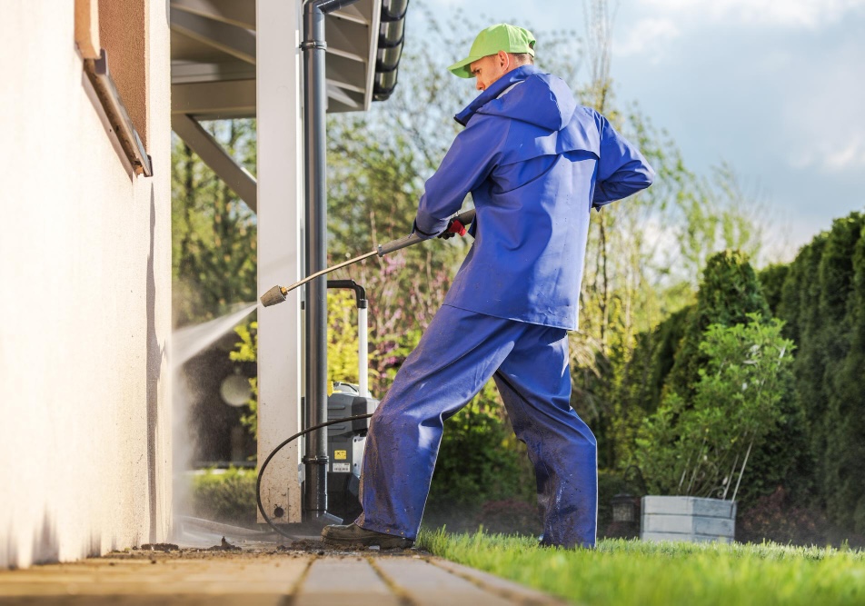 full house exterior pressure cleaning